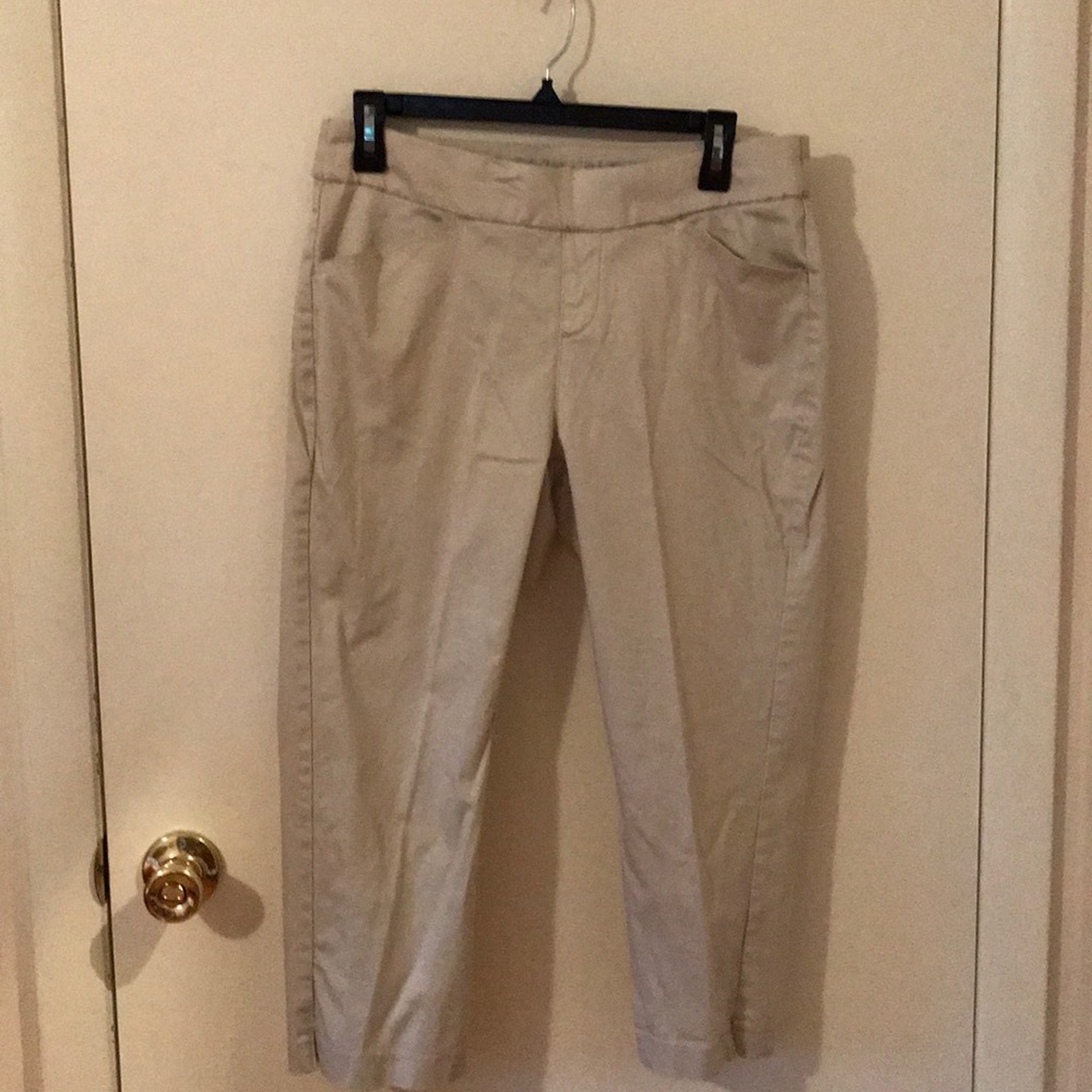 Khaki pull-on capris by Lee